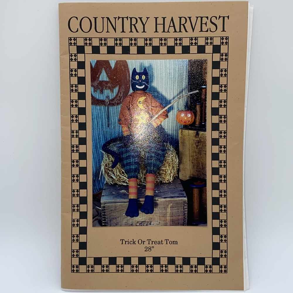 Country Harvest Trick Or Treat Tom 28” Halloween Farm Rustic Pattern
